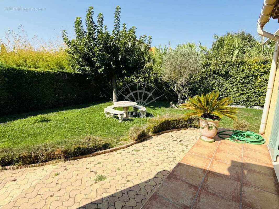 L'Isle-sur-la-Sorgue, Proche du centre-ville, maison traditionnelle de plain-pied de 120 m² - photo 7