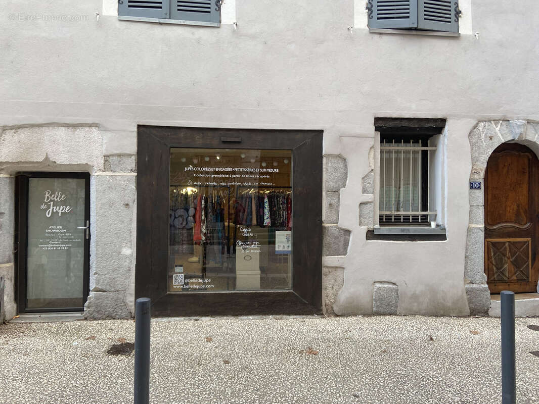 Grenoble 10, rue Saint Laurent local commercial en rez de chaussée vendu libre ou loué - photo 2