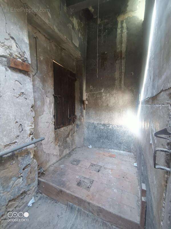 A vendre appartement  2 pièces traversant de 40m2, en dernier étage - PERTUIS (84) - photo 9