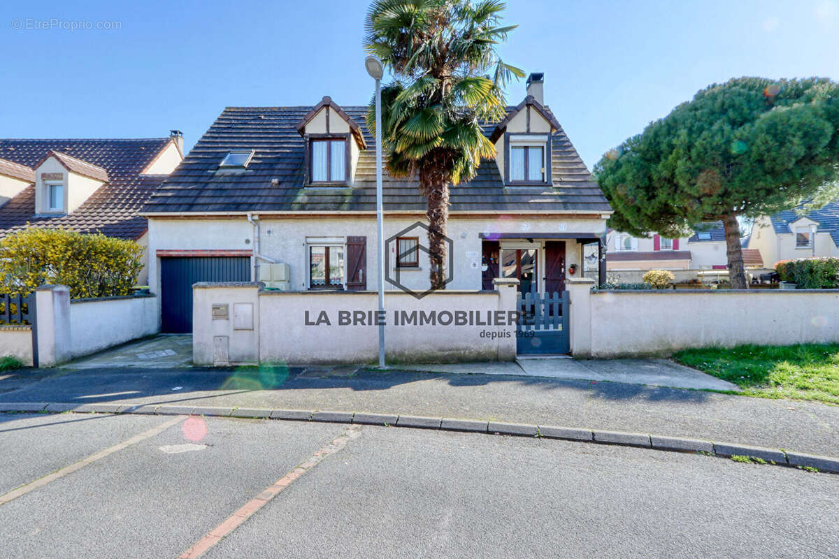 Maison à BRIE-COMTE-ROBERT