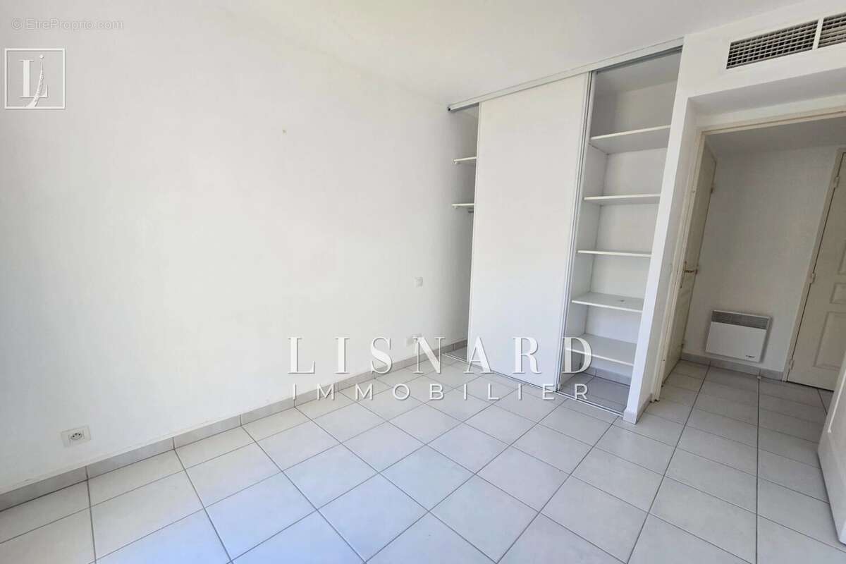 Appartement à VALLAURIS