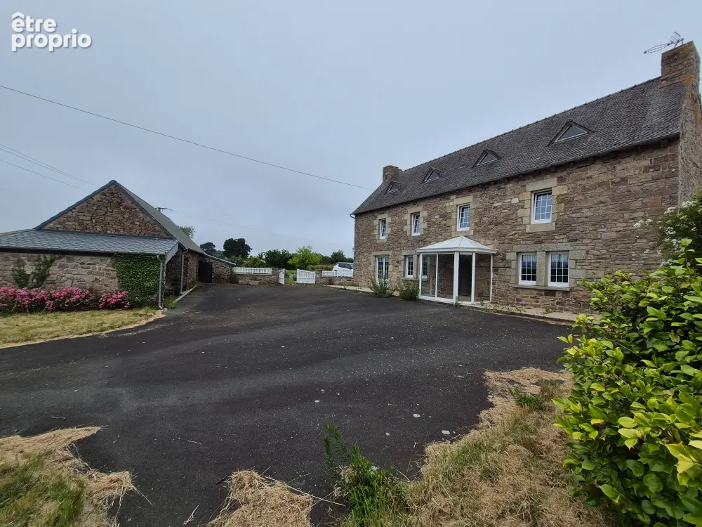 Photo Maison à Yvias au prix de 369 000€
