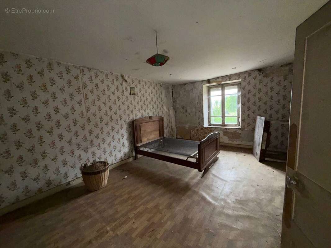 Grande ferme villageoise double indépendante à rénover – deux maisons, nombreuses dépendances, presque 1 hectare - photo 22