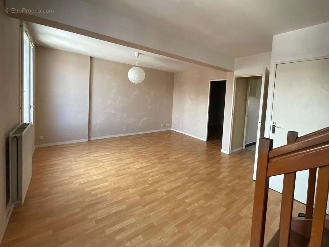 Photo 3 - Appartement à MEHUN-SUR-YEVRE