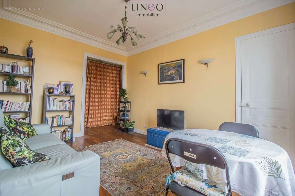 Appartement à CHOISY-LE-ROI