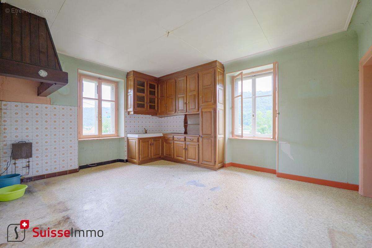 Maison à PONT-DE-ROIDE