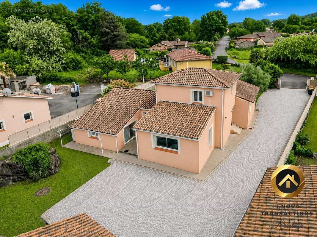 Maison à MONTOULIEU