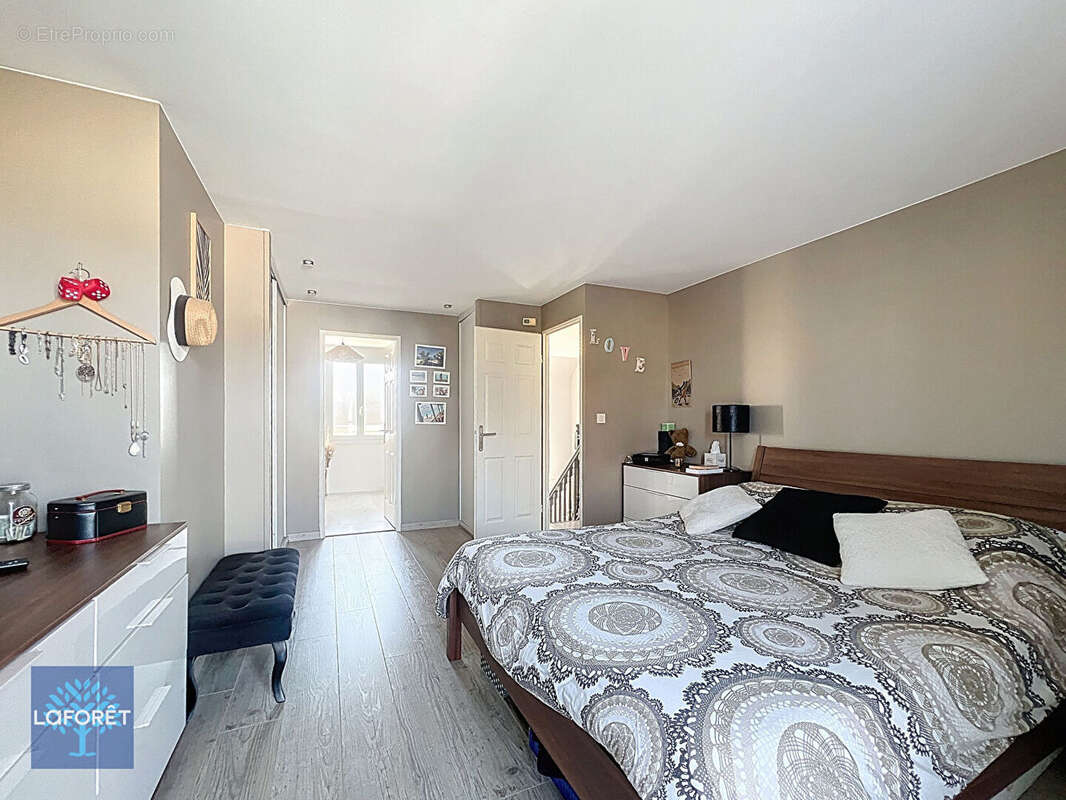 Maison Mennecy 8 pièce(s) 170 m2 - photo 8