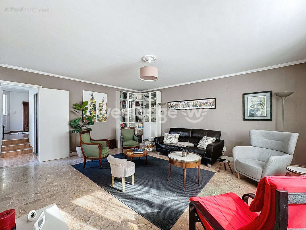 Maison à MAURECOURT