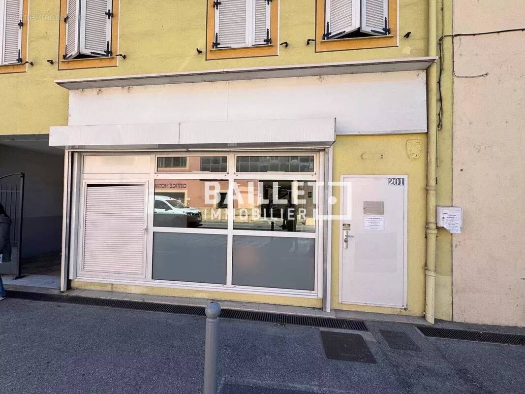 Commerce à LEVENS