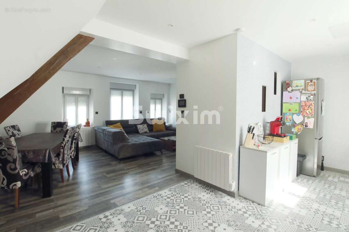 Appartement T5 avec garage, cave et grenier - photo 2