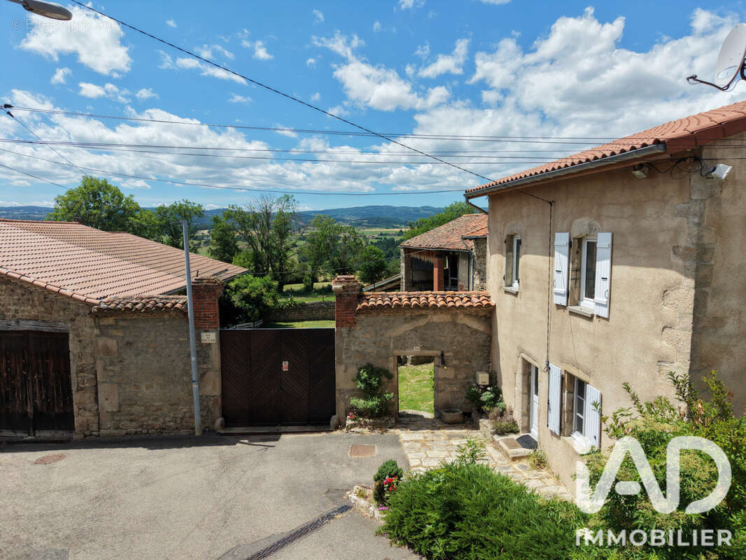 Maison 160 m² à Perigneux  - photo 3