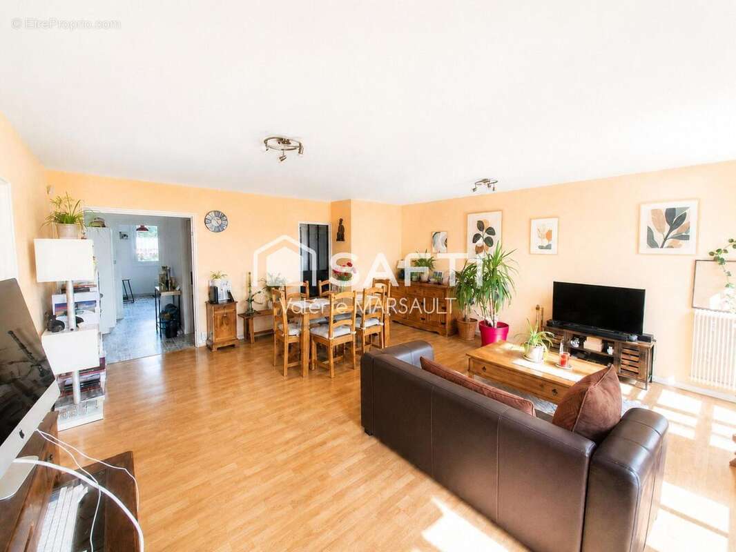 Appartement 76 m² à Joue-Les-Tours  - photo 3