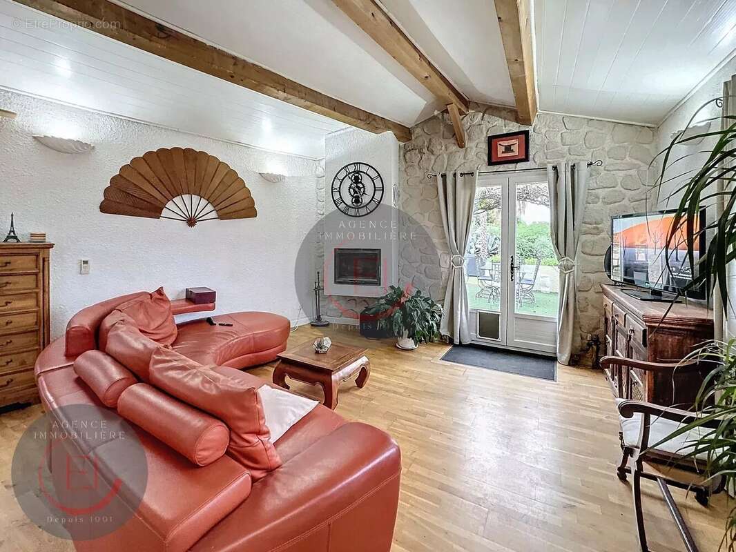 Appartement à LES ADRETS-DE-L&#039;ESTEREL