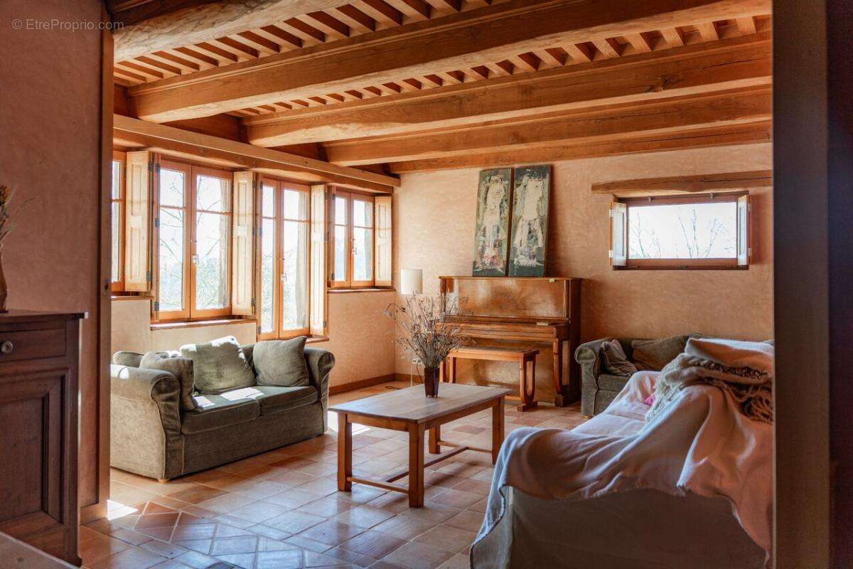 Maison à CHARMES-SUR-L'HERBASSE