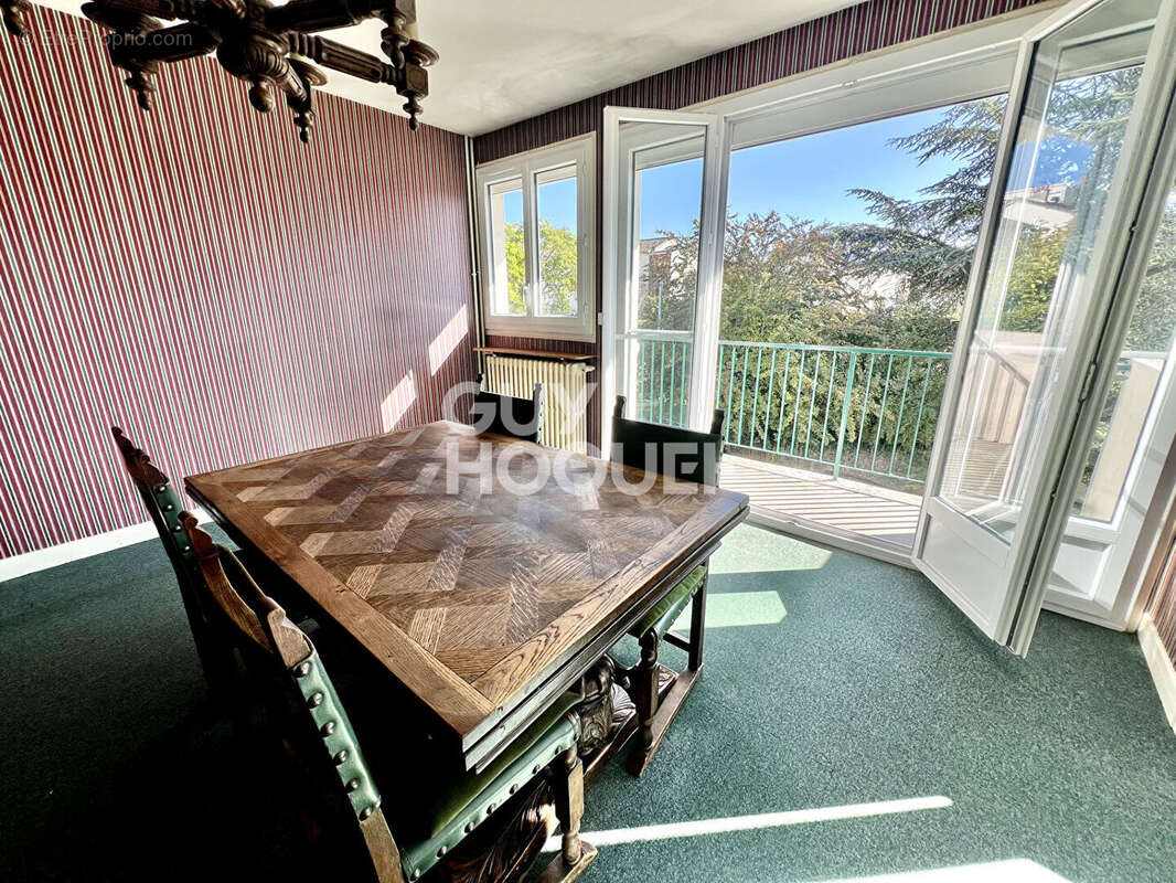 Appartement à VERRIERES-LE-BUISSON