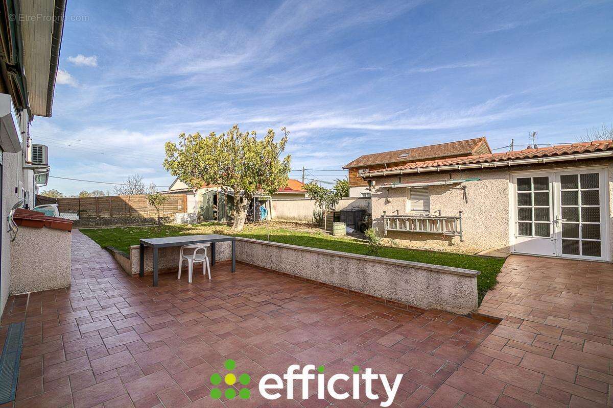 Maison à VAULX-EN-VELIN