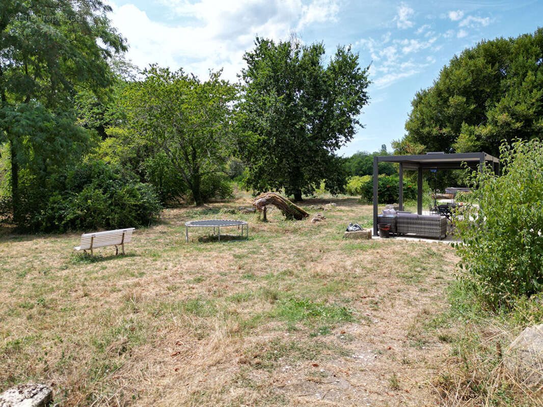 Grande maison familiale en pierre - photo 17