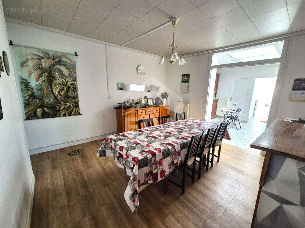 Maison à DOURGES