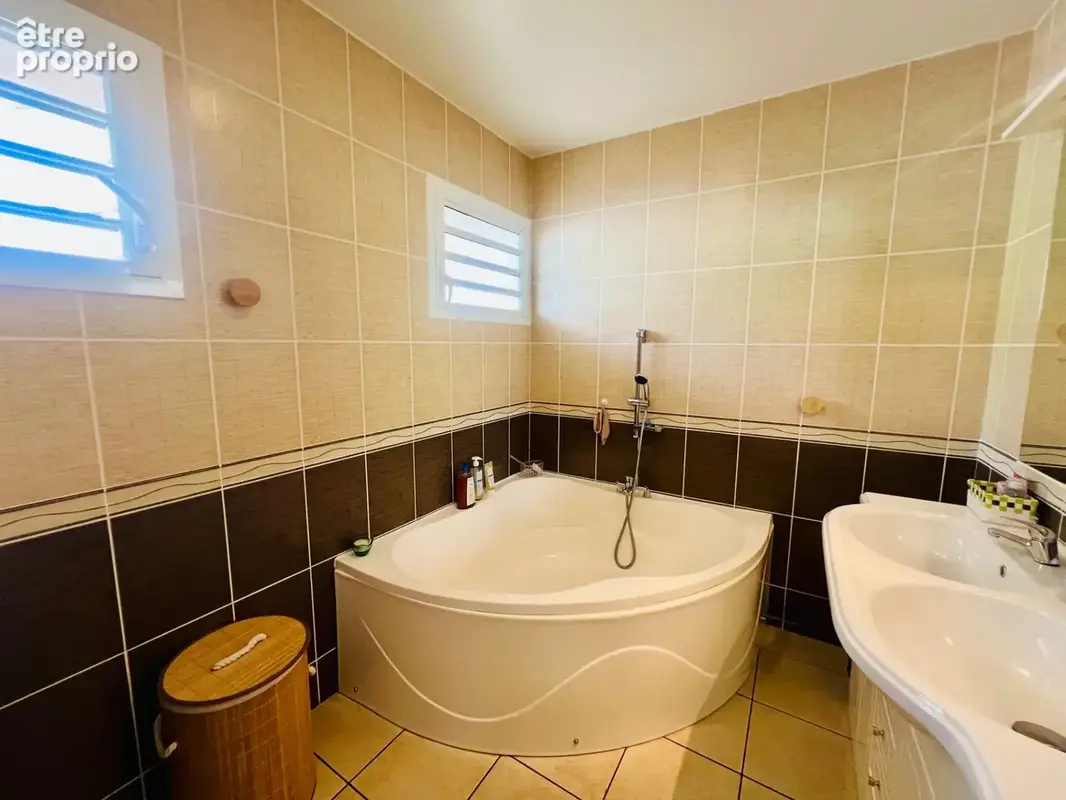 Appartement à vendre 4 pièces SAINT GILLES LES HAUTS (974) - photo 8