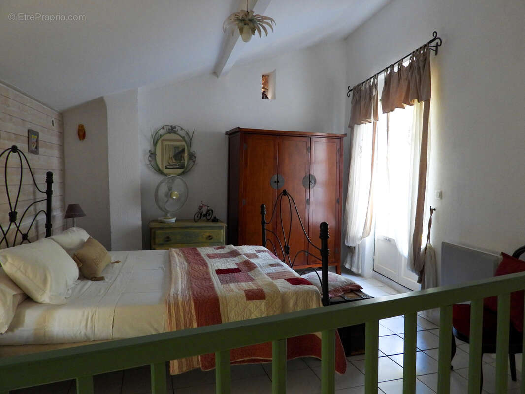 Maison à ENTRECASTEAUX