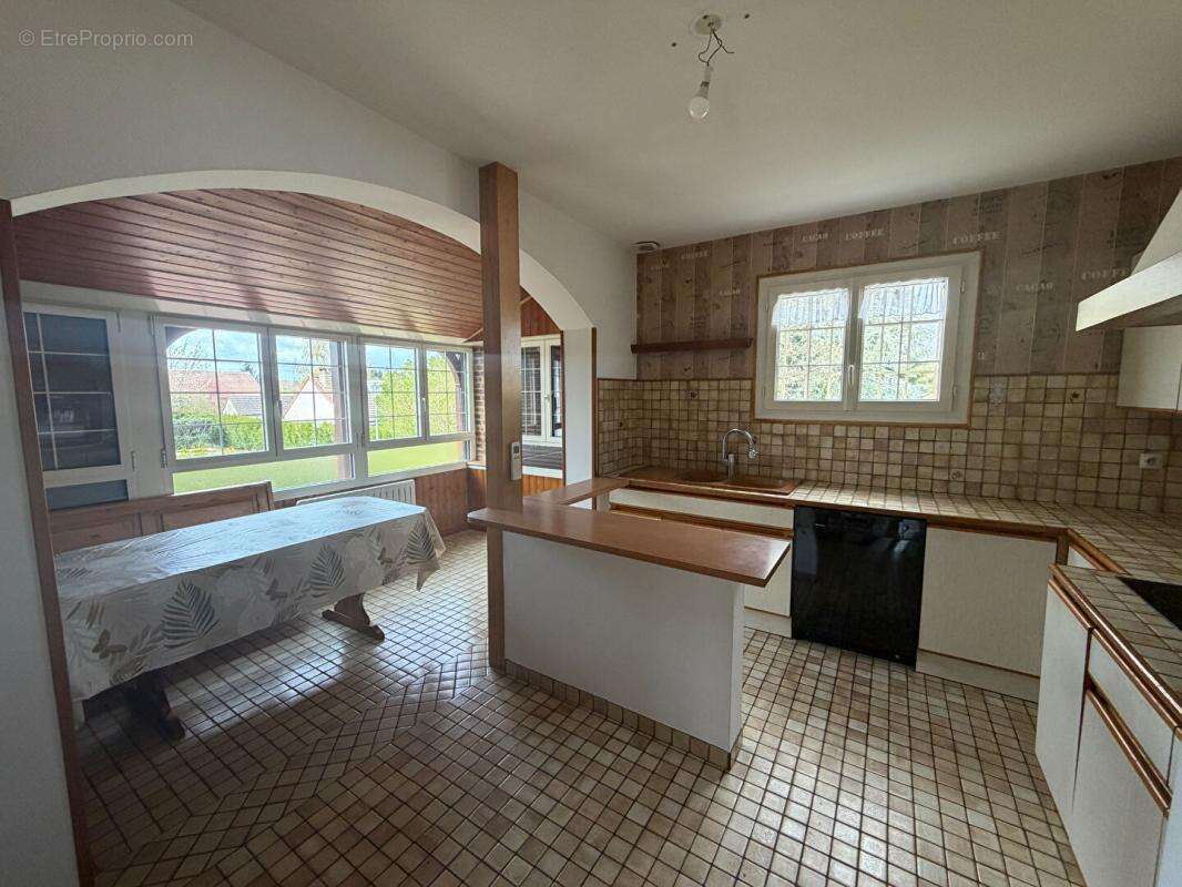 Maison à VARENNES-VAUZELLES