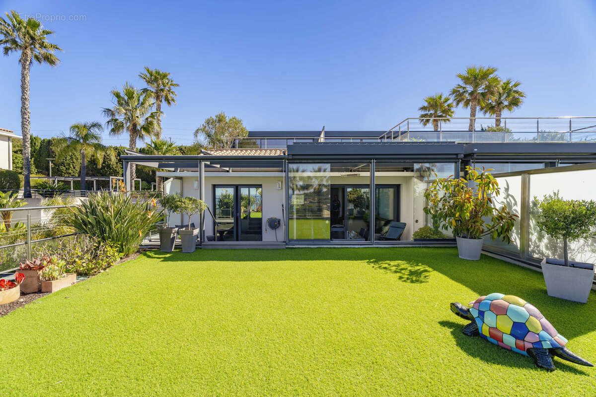 Appartement à SANARY-SUR-MER