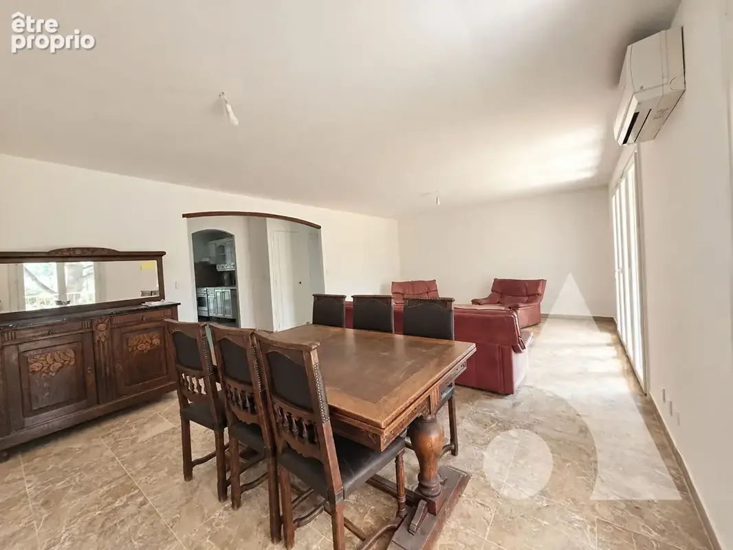 Spacieux T3 de 77 m²env.  avec Terrasse, Parking & Cave - FREJUS PLAGE - photo 2