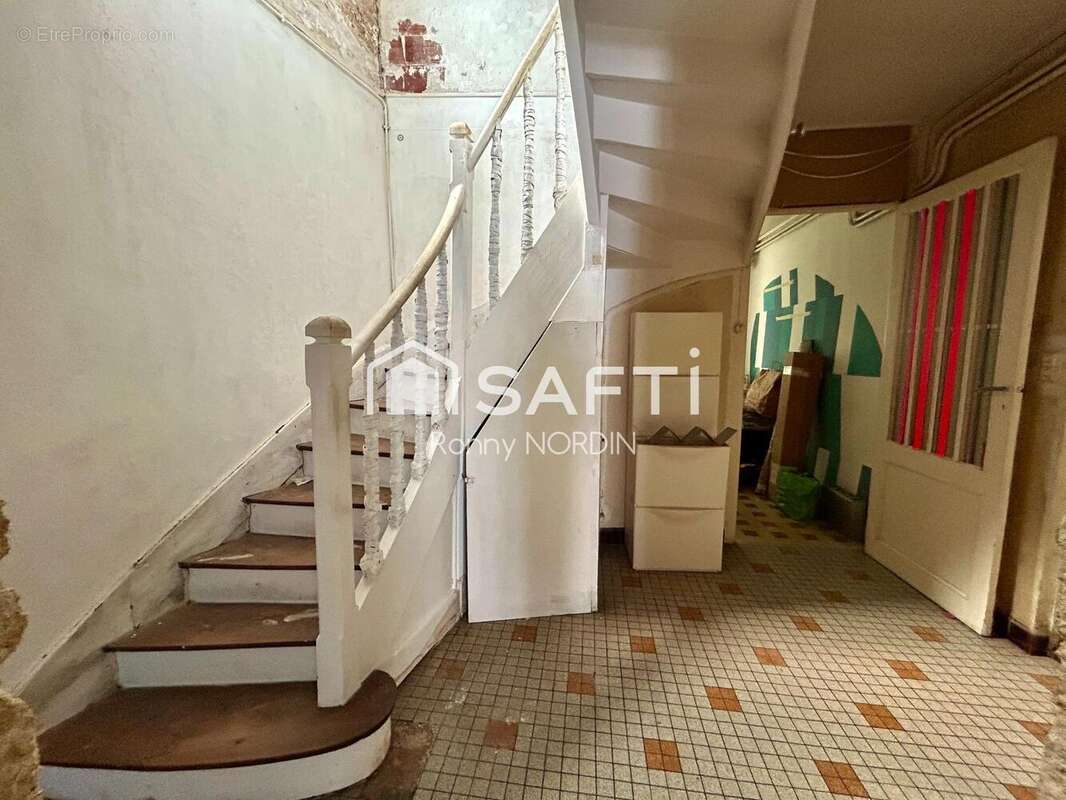 Maison 140 m² à Castillon-La-Bataille  - photo 4