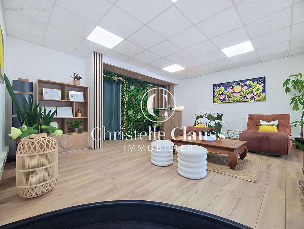Local commercial  53 m² - photo 2