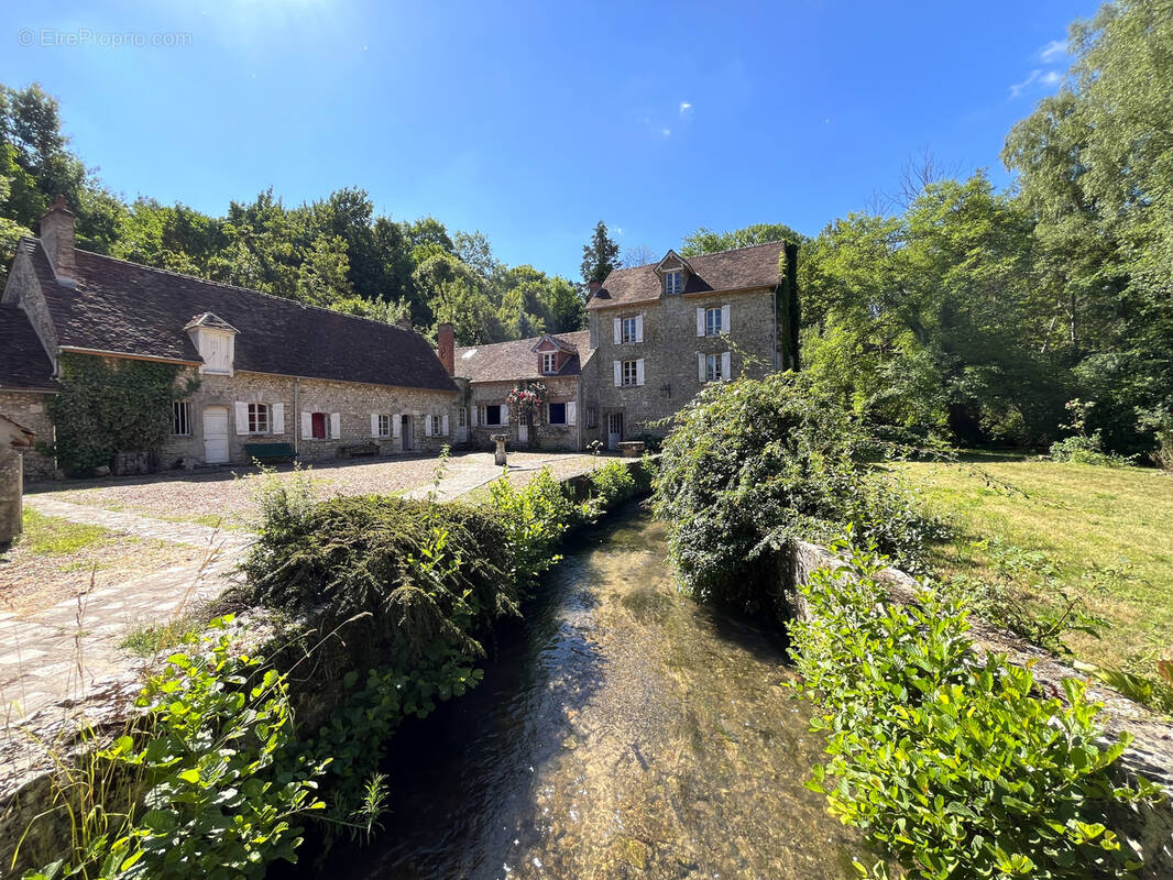 Maison à FERRIERES-EN-GATINAIS