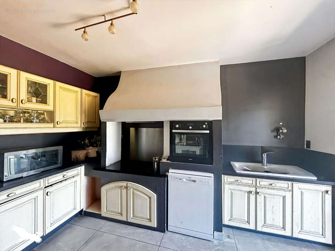 Maison à vendre Allauch 7 pièces 122,44 m2 + 100 m2 annexes aménagées + PISCINE + STATIONNEMENTS - SECTEUR ENCO DE BOTTE - photo 11
