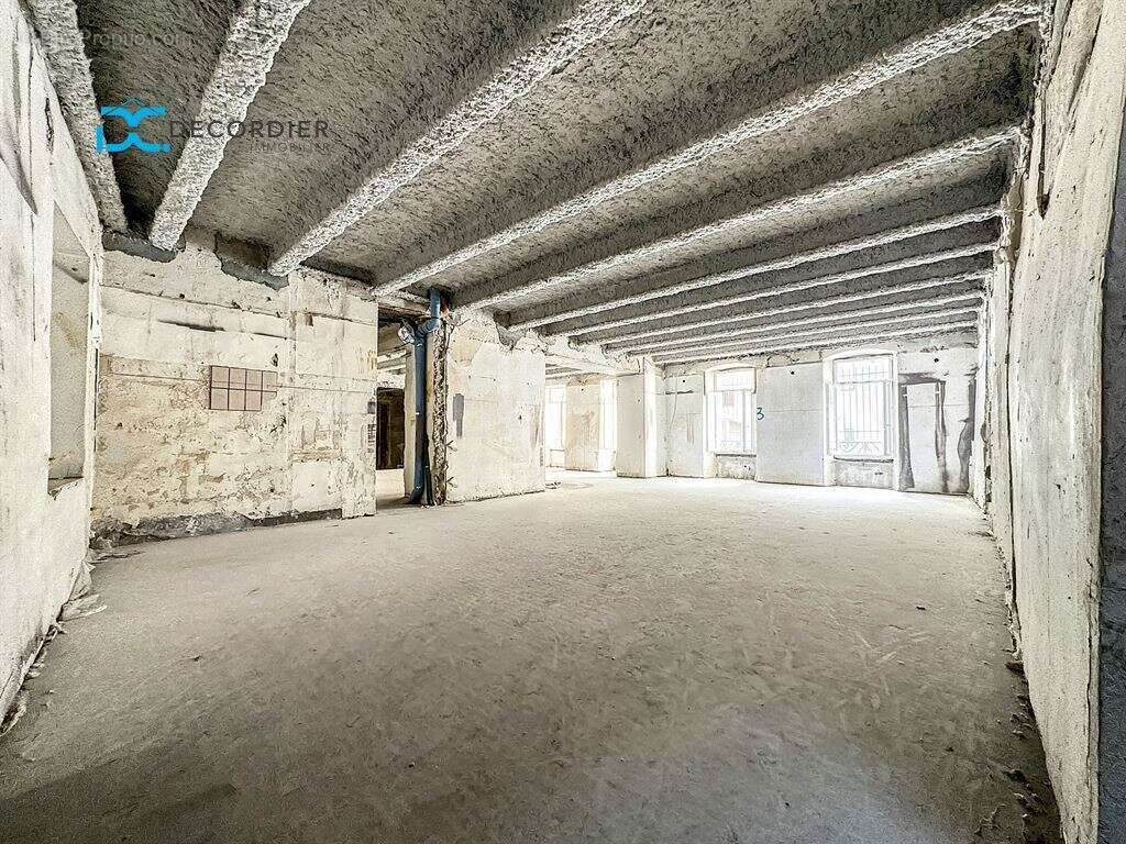 Commerce à EVIAN-LES-BAINS