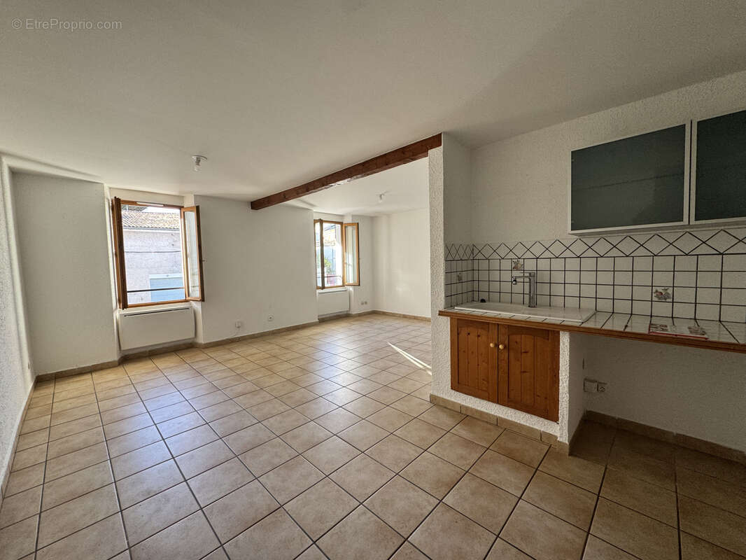 Appartement à SOLLIES-PONT