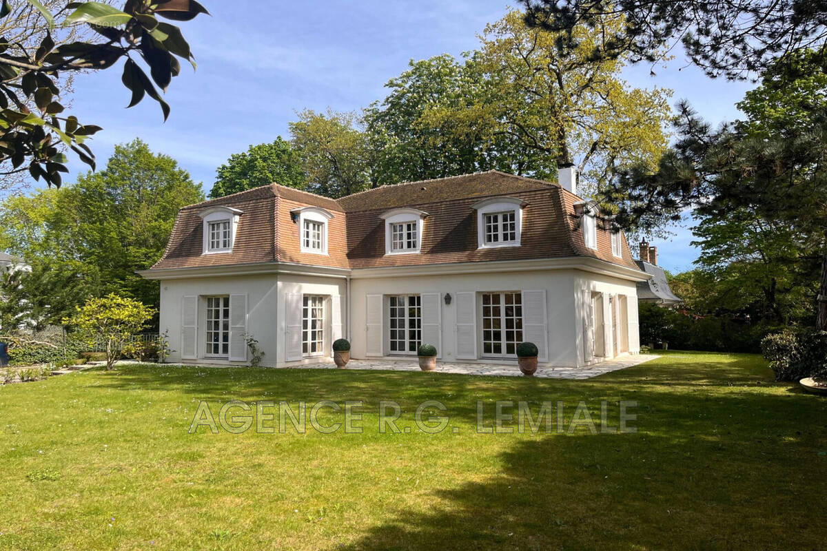 Maison à MAISONS-LAFFITTE