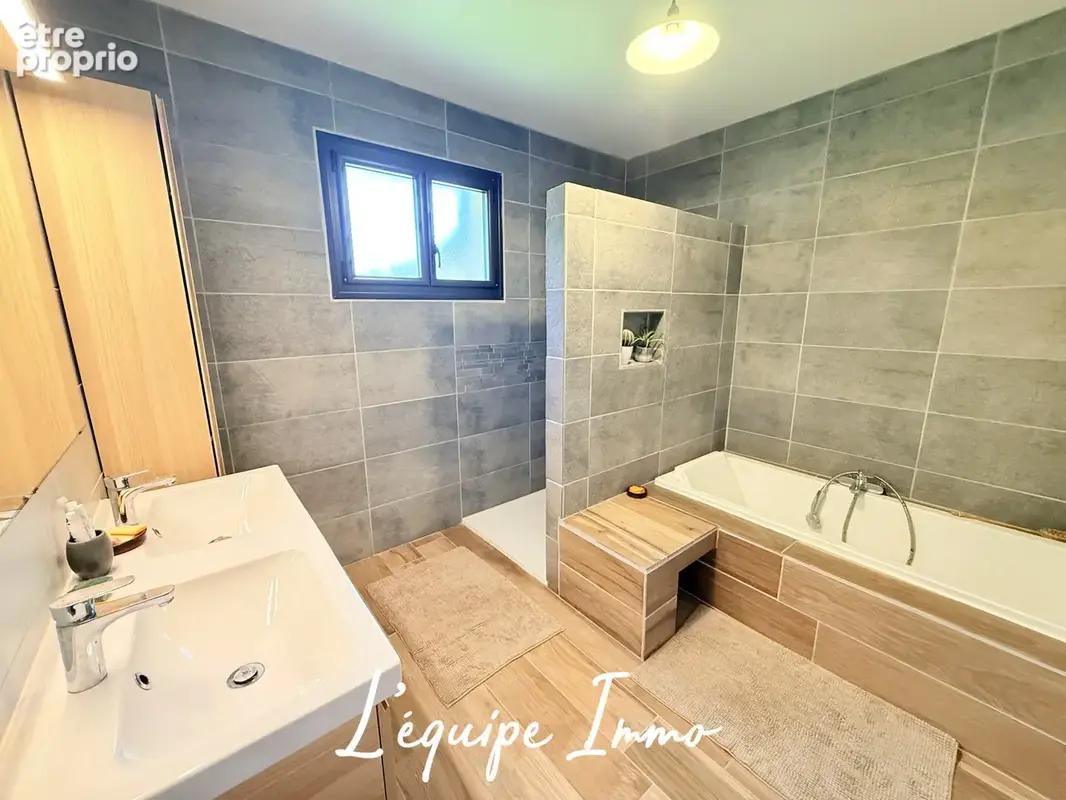 HYPER CENTRE LEGUEVIN! Toulousaine rénovée de 257 m2 - Double garage 80 m2- Piscine - photo 14