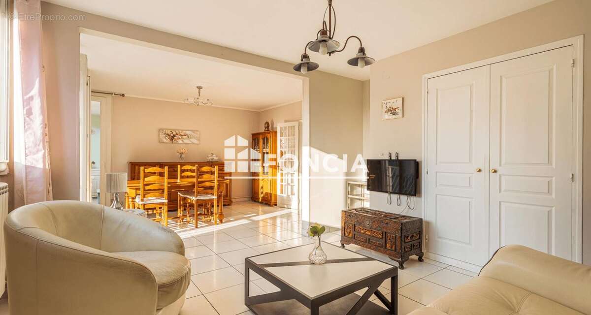 Appartement à LA VALETTE-DU-VAR