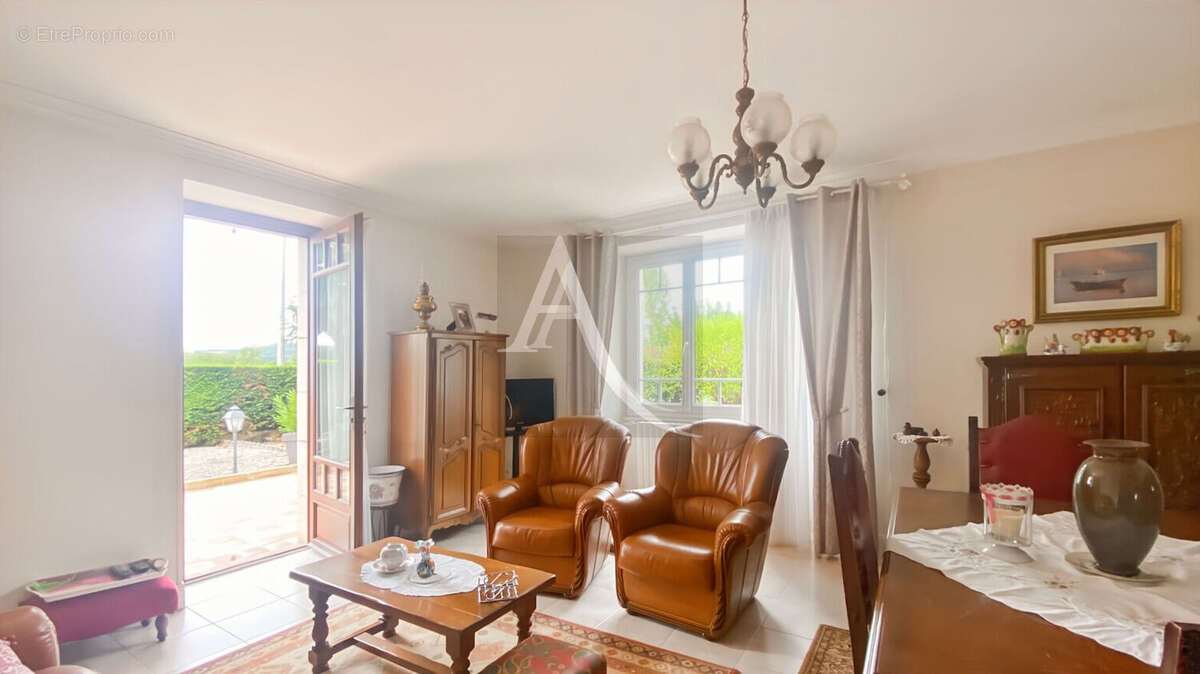 Maison en pierre de plain-pied - photo 9
