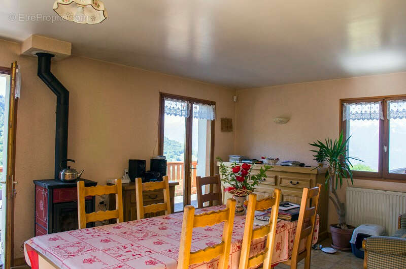 Maison à MONTAIMONT