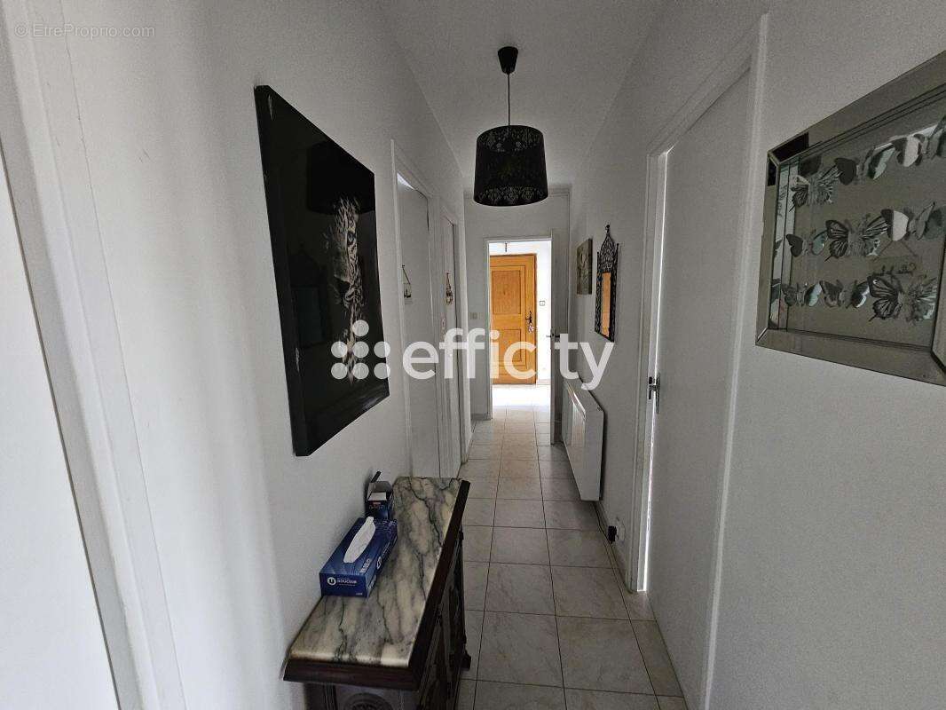 Appartement à VINON-SUR-VERDON