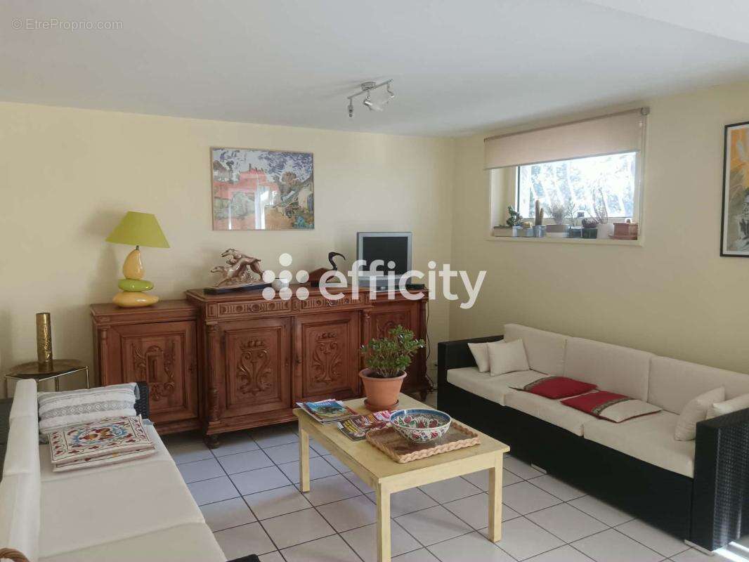 Maison 203 m² à Saint-Just-Saint-Rambert  - photo 16