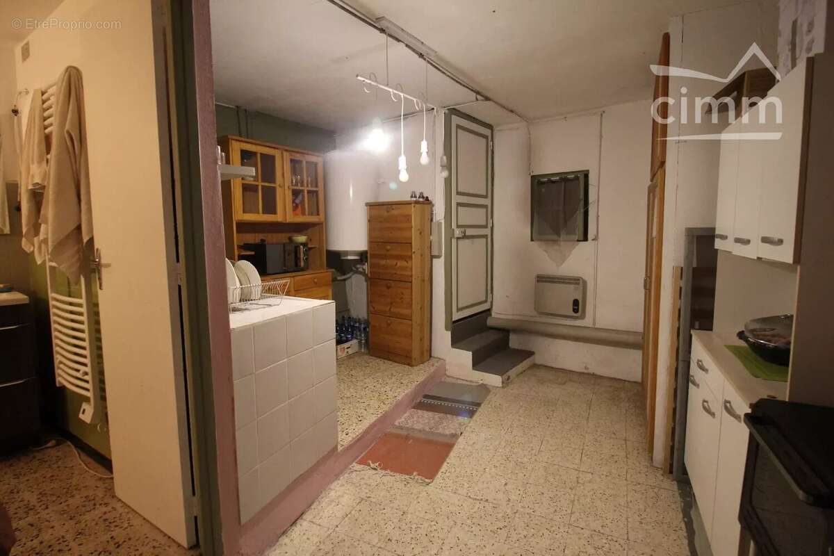 A vendre une maison de 150m² habitables avec un un jardin et une source - photo 4