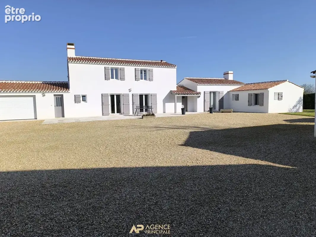 Maison d'architecte - 7 piéces - 4 chambres - photo 10
