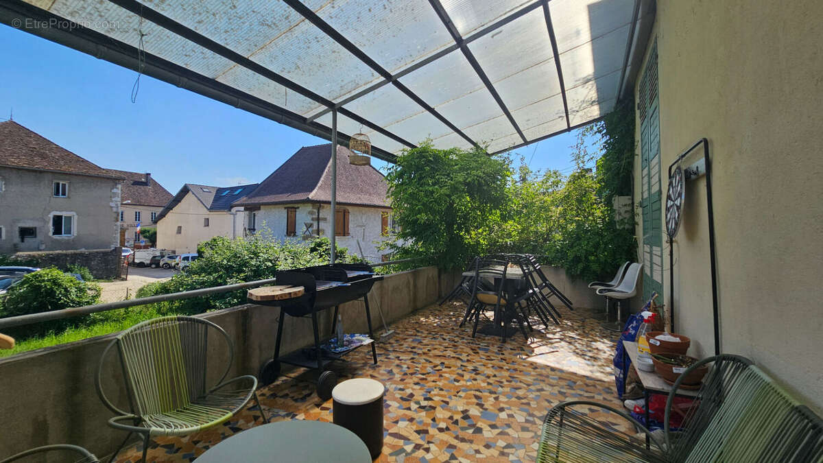 Appartement à SAINT-GENIX-SUR-GUIERS