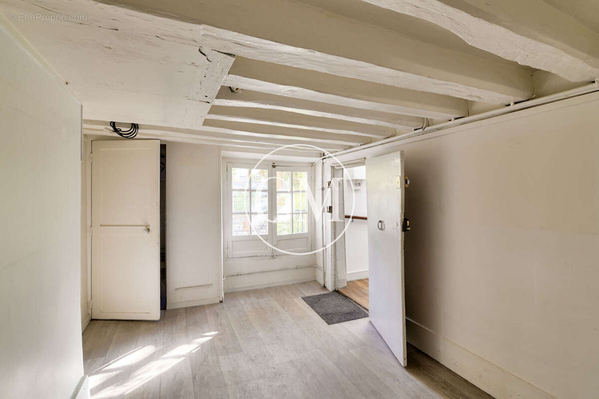 Commerce à VERSAILLES