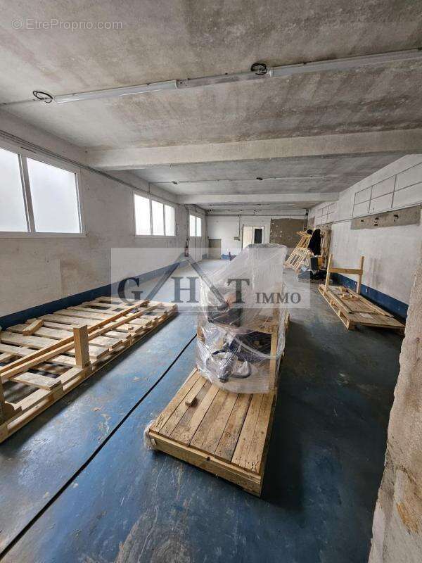 Commerce à CLAYE-SOUILLY