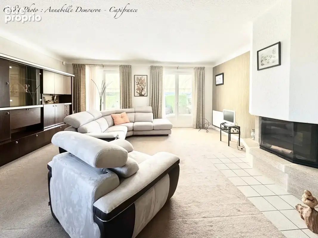 MOZAC – Maison de plain-pied 3 chambres/bureau – PISCINE – TERRAIN divisible de 2324 M² – Garages - photo 7