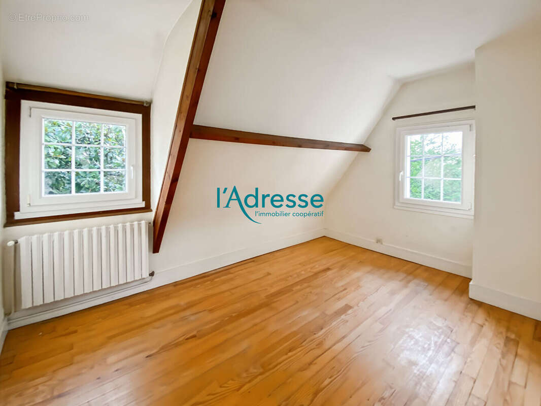 Maison à OINVILLE-SUR-MONTCIENT