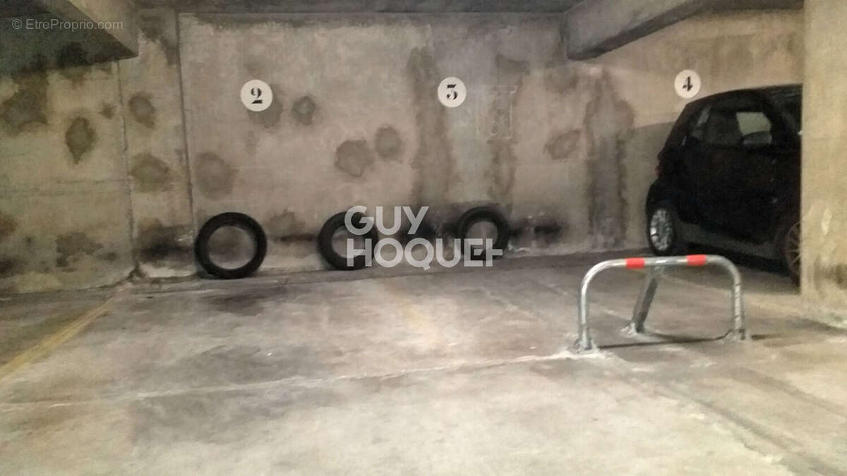 Parking à PARIS-19E