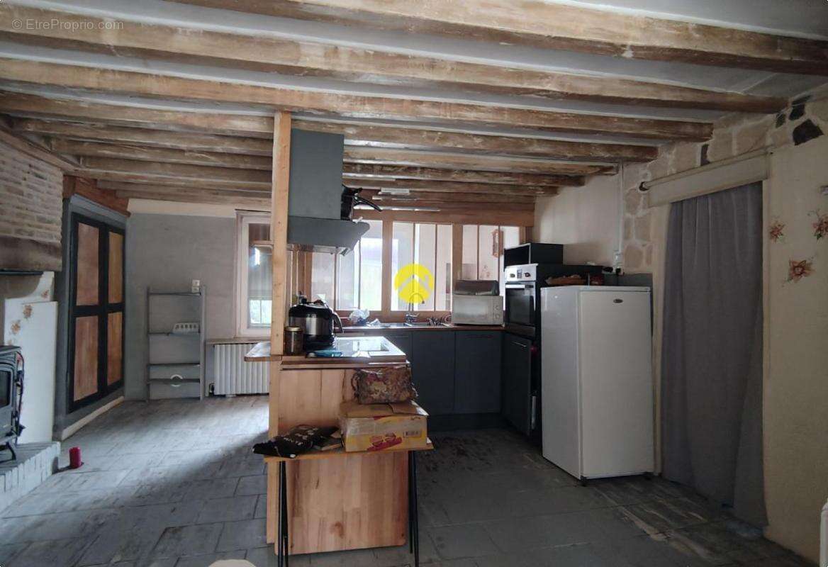 Maison à MORTROUX